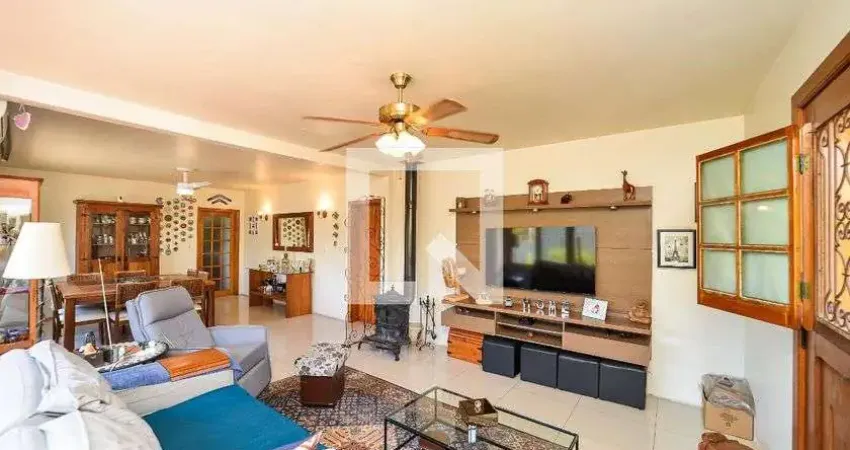 Casa para Venda - Três Figueiras, 3 Quartos,  172 m² - Porto Alegre