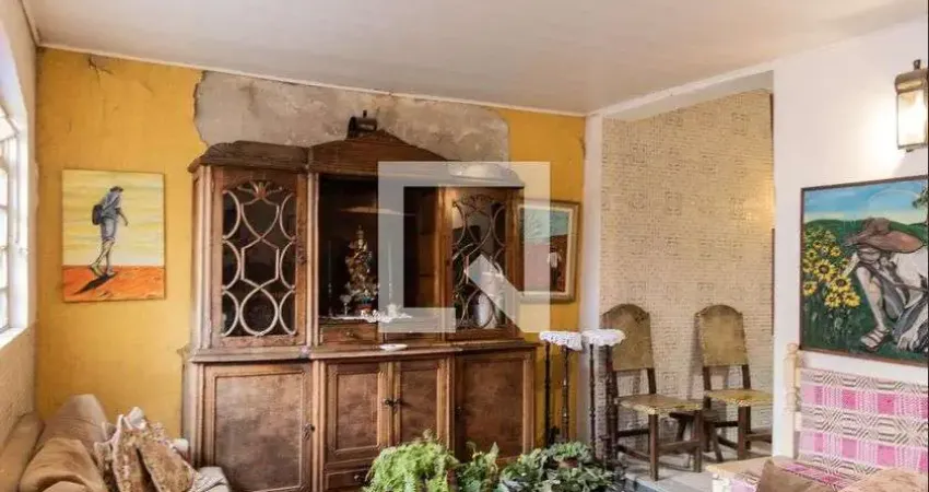Casa para Venda - Caiçaras, 3 Quartos,  700 m² - Belo Horizonte
