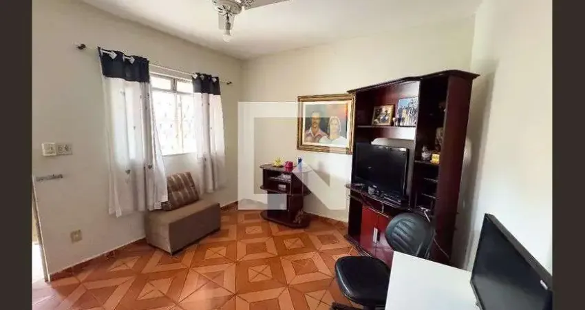 Casa para Venda - Milionários, 2 Quartos,  220 m² - Belo Horizonte