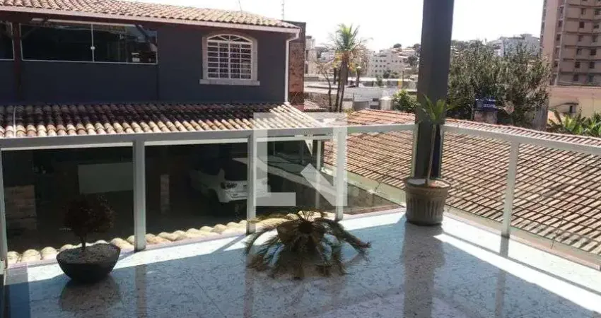 Casa para Venda - Santa Branca, 3 Quartos,  360 m² - Belo Horizonte