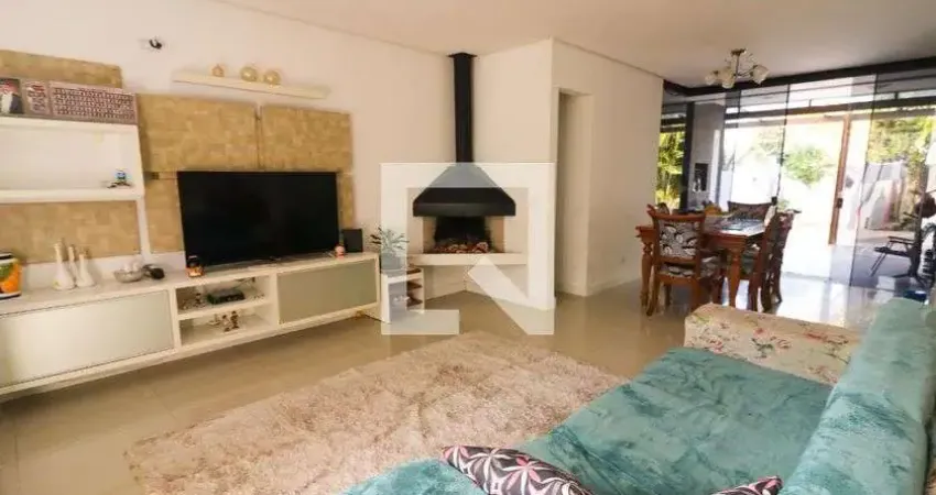 Casa para Venda - Hipica, 3 Quartos,  130 m² - Porto Alegre