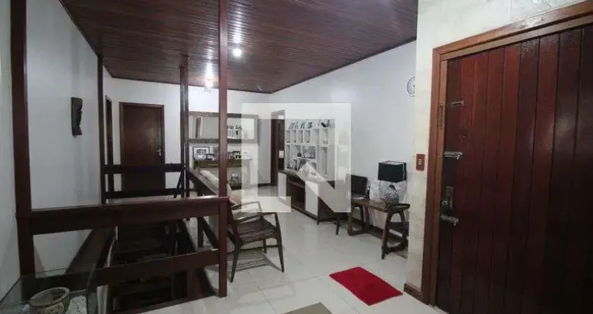 Casa para Venda - Nossa Sra das Graças, 5 Quartos,  180 m² - Canoas