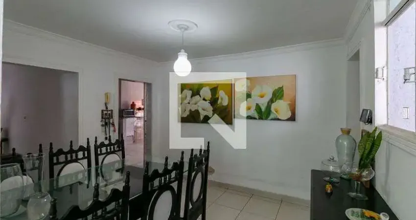 Casa para Venda - João Pinheiro, 4 Quartos,  360 m² - Belo Horizonte