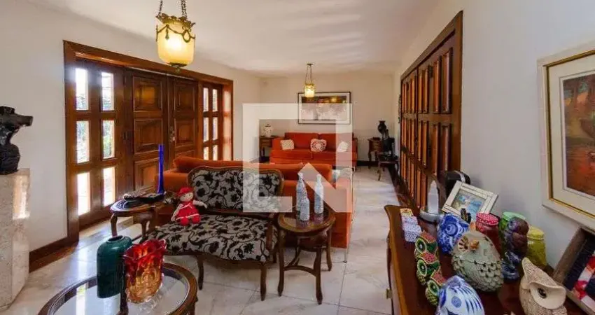 Casa para Venda - Santa Lúcia, 4 Quartos,  422 m² - Belo Horizonte