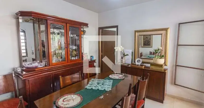 Casa para Venda - Sagrada Família, 4 Quartos,  200 m² - Belo Horizonte