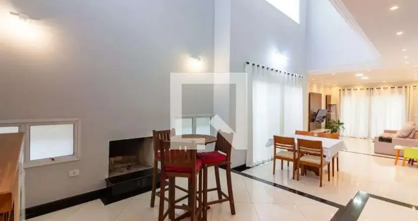 Casa para Venda - Iapi, 3 Quartos,  207 m² - Osasco