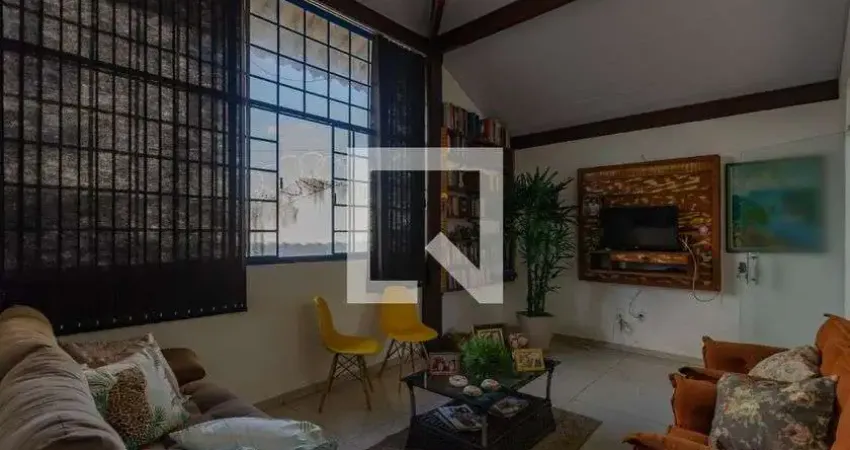 Casa para Venda - Castelo, 4 Quartos,  300 m² - Belo Horizonte