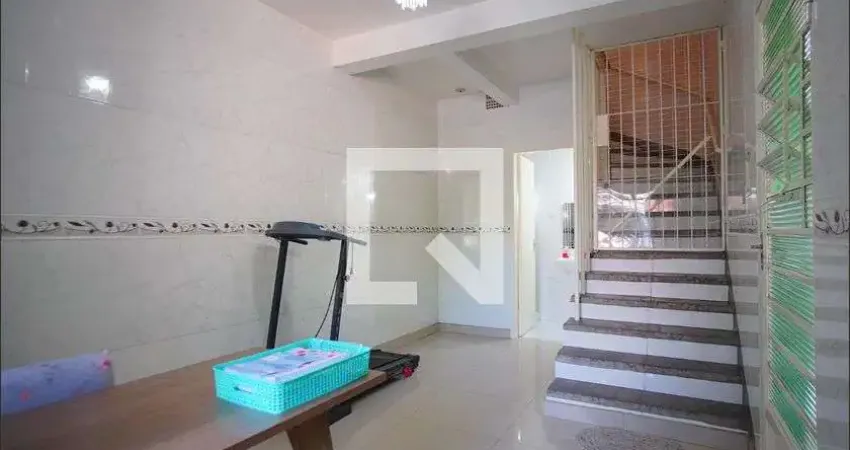 Casa para Venda - Navegantes, 2 Quartos,  580 m² - Porto Alegre