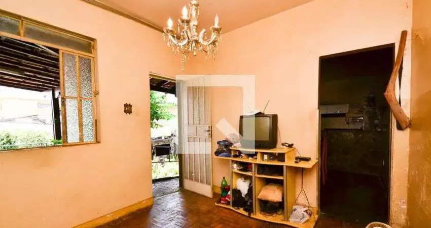 Casa para Venda - Sagrada Família, 2 Quartos,  300 m² - Belo Horizonte