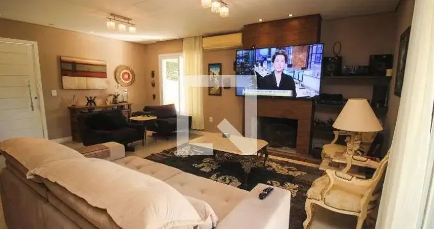 Casa para Venda - Hipica, 4 Quartos,  400 m² - Porto Alegre