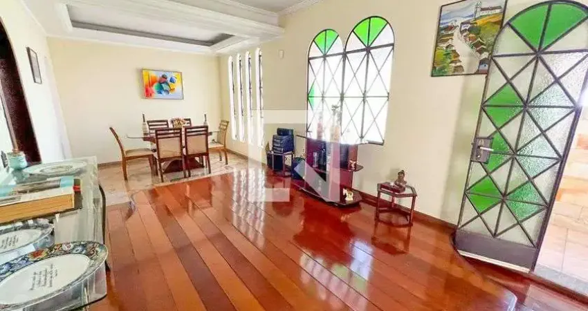 Casa para Venda - Caiçara-Adelaide, 4 Quartos,  320 m² - Belo Horizonte