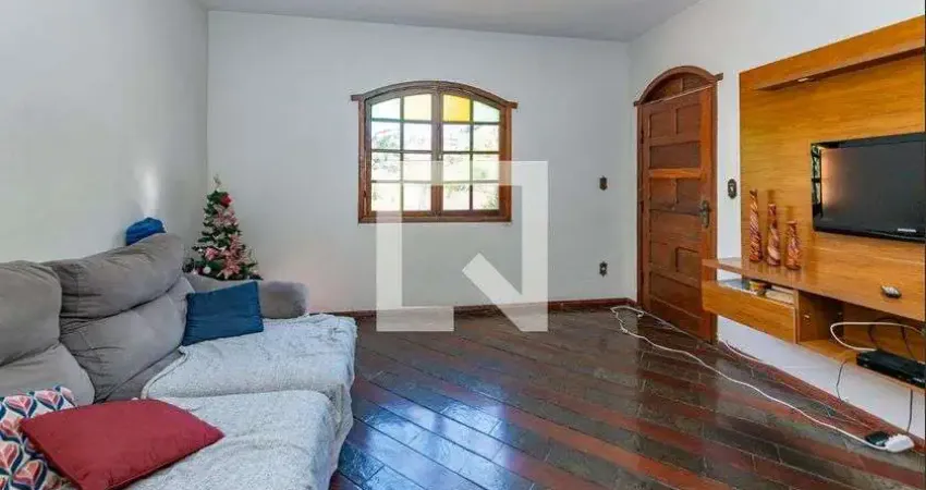 Casa para Venda - Alto Caiçaras, 3 Quartos,  200 m² - Belo Horizonte