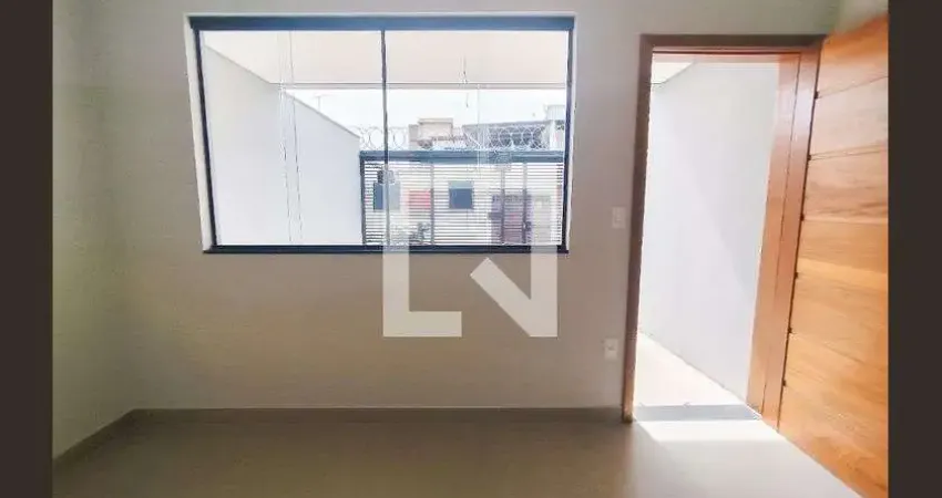 Casa para Venda - Ipiranga, 2 Quartos,  77 m² - Belo Horizonte