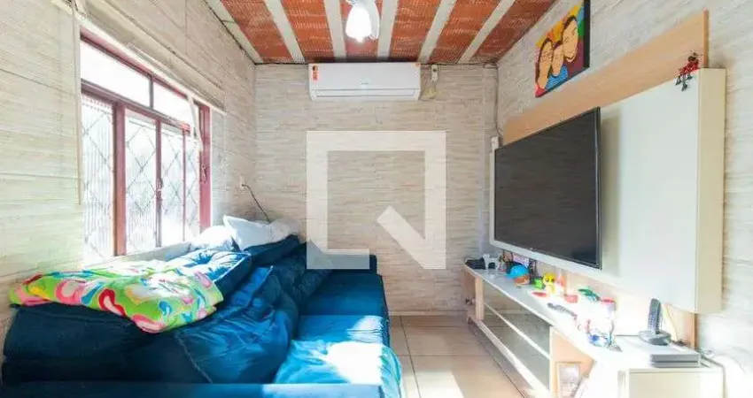 Casa para Venda - Cavalhada, 3 Quartos,  60 m² - Porto Alegre
