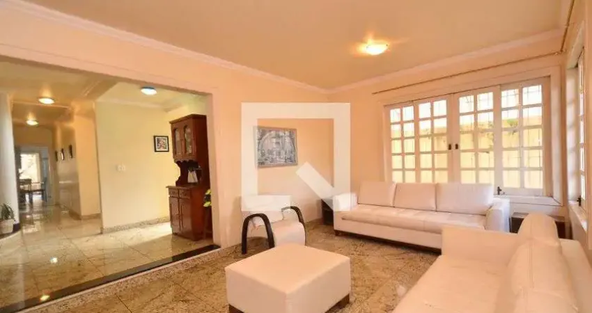 Casa para Venda - São Luíz, 8 Quartos,  670 m² - Belo Horizonte