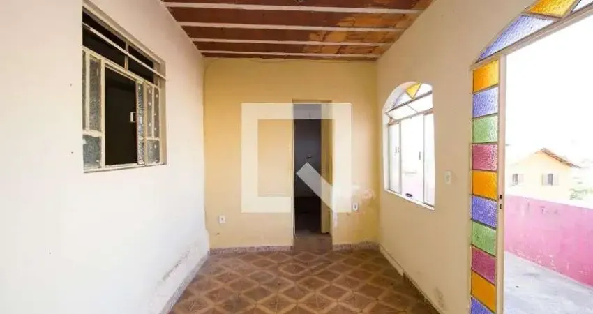 Casa para Venda - Cachoeirinha, 2 Quartos,  400 m² - Belo Horizonte