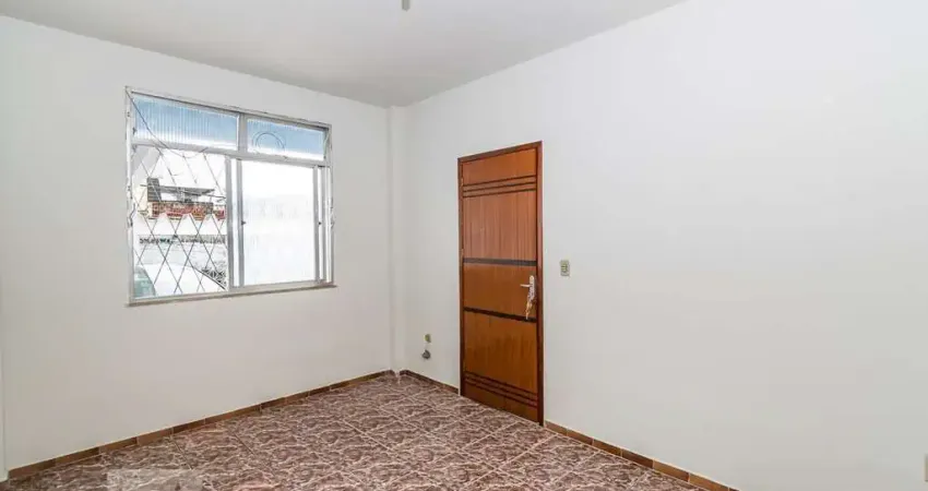 Casa para Venda - Olaria, 2 Quartos,  90 m² - Rio de Janeiro