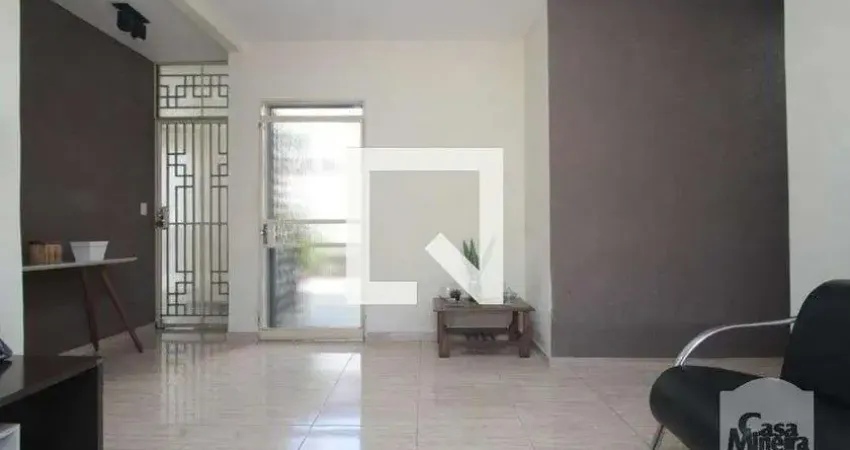 Casa para Venda - Ouro Preto, 3 Quartos,  300 m² - Belo Horizonte