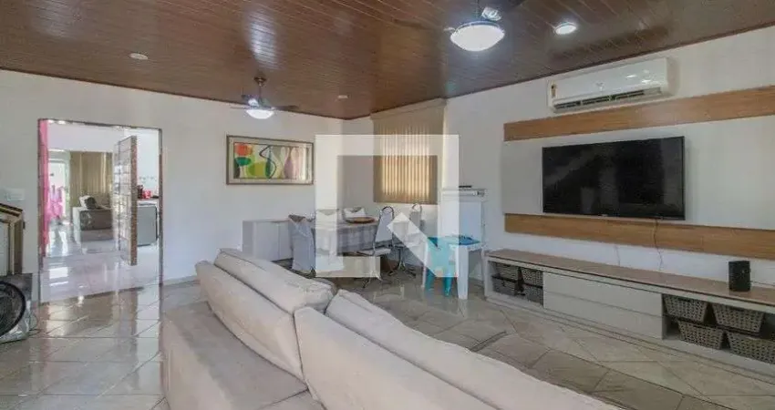 Casa para Venda - Penha, 3 Quartos,  240 m² - Rio de Janeiro