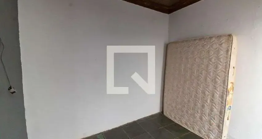 Casa para Venda - São Lourenço, 1 Quarto,  33 m² - Niterói