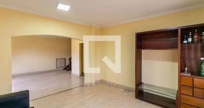 Casa para Venda - Glória, 3 Quartos,  220 m² - Belo Horizonte