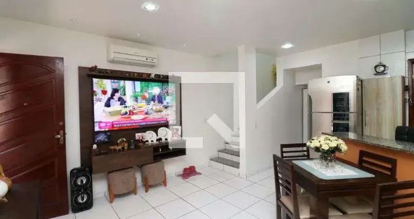 Casa para Venda - Jardim Guanabara, 2 Quartos,  80 m² - Rio de Janeiro