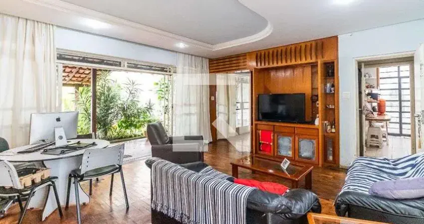 Casa para Venda - Sagrada Família, 3 Quartos,  231 m² - Belo Horizonte