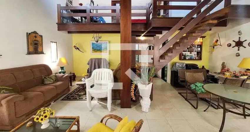 Casa para Venda - Piratininga, 3 Quartos,  720 m² - Niterói