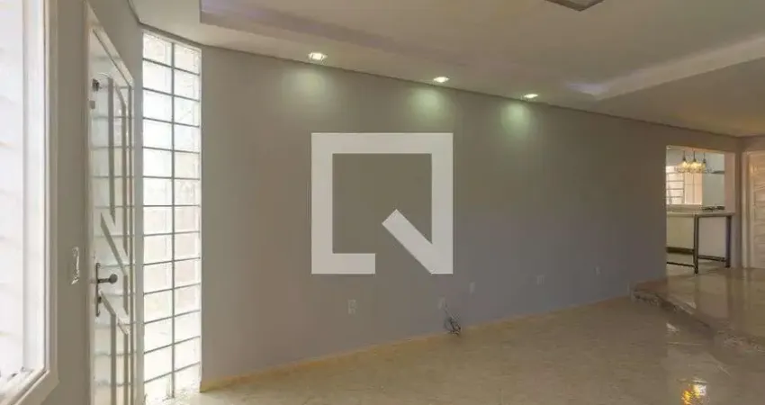 Casa para Venda - Bairro Fátima, 3 Quartos,  130 m² - Canoas