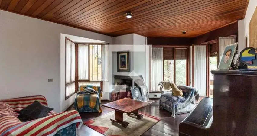 Casa para Venda - Pacaembu, 3 Quartos,  587 m² - São Paulo
