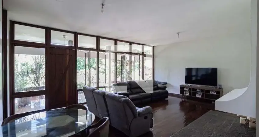 Casa para Venda - Braúnas, 7 Quartos,  294 m² - Belo Horizonte