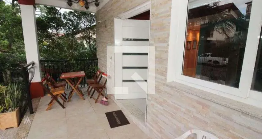 Casa para Venda - Teresópolis, 3 Quartos,  438 m² - Porto Alegre