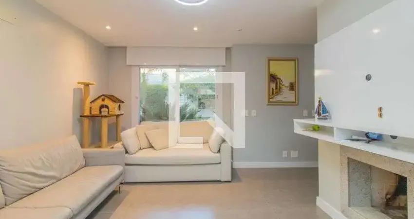 Casa para Venda - Cavalhada, 3 Quartos,  199 m² - Porto Alegre