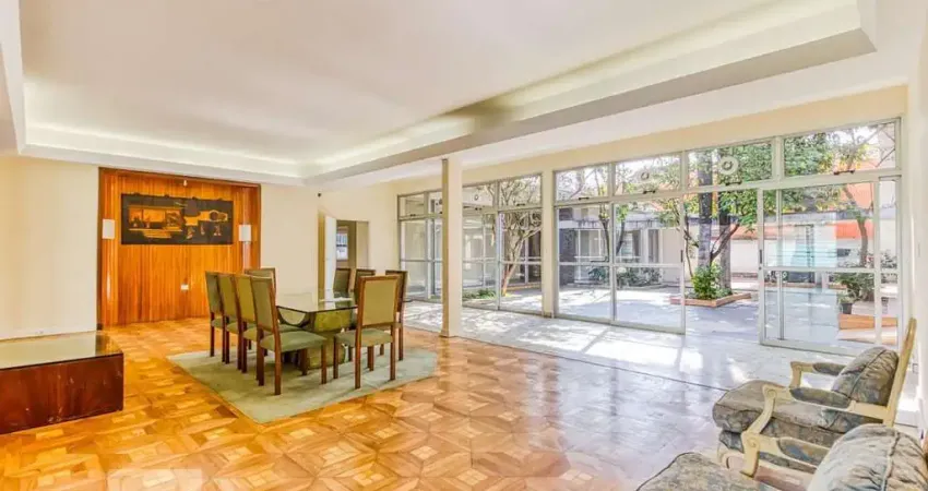 Casa para Venda - Vila Nova Conceição, 4 Quartos,  600 m² - São Paulo