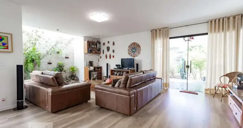 Casa para Venda - Campo Belo, 3 Quartos,  220 m² - São Paulo