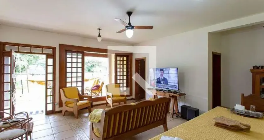 Casa para Venda - Braúnas, 4 Quartos,  1200 m² - Belo Horizonte