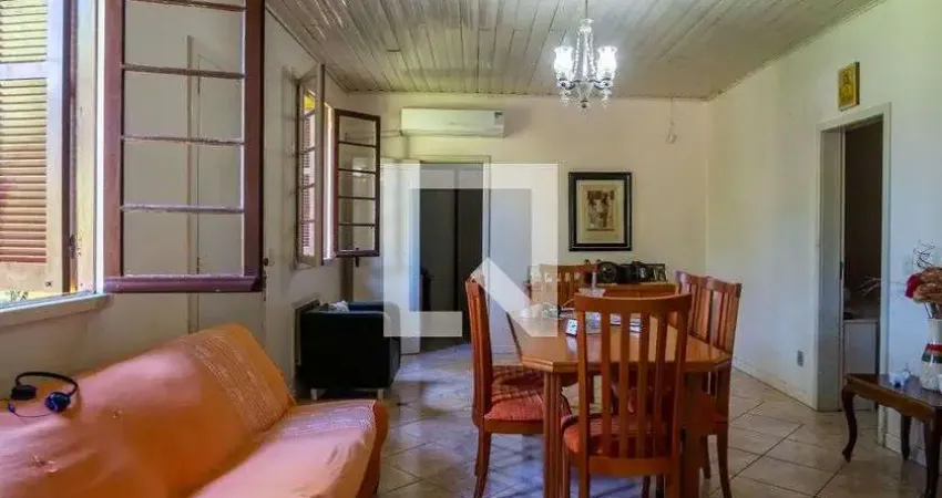 Casa para Venda - Vila Nova, 3 Quartos,  25000 m² - Porto Alegre