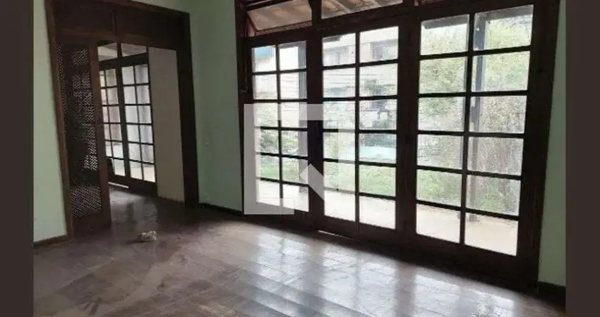 Casa para Venda - Coração Eucarístico, 4 Quartos,  290 m² - Belo Horizonte