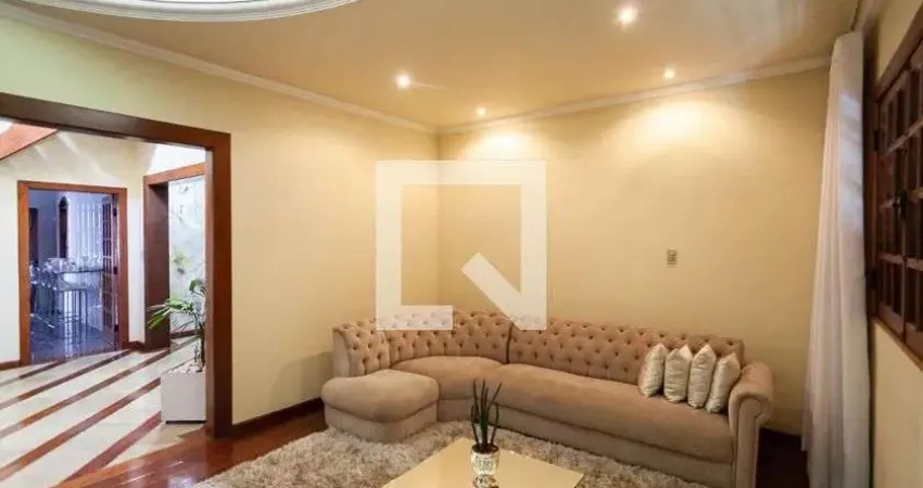 Casa para Venda - Ouro Preto, 4 Quartos,  250 m² - Belo Horizonte
