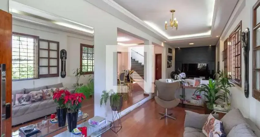Casa para Venda - Trevo, 4 Quartos,  1500 m² - Belo Horizonte