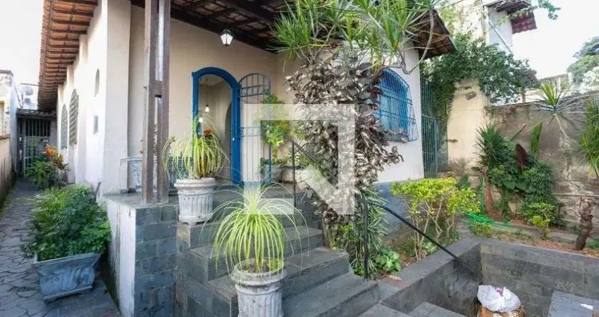 Casa para Venda - Bom Jesus, 3 Quartos,  200 m² - Belo Horizonte