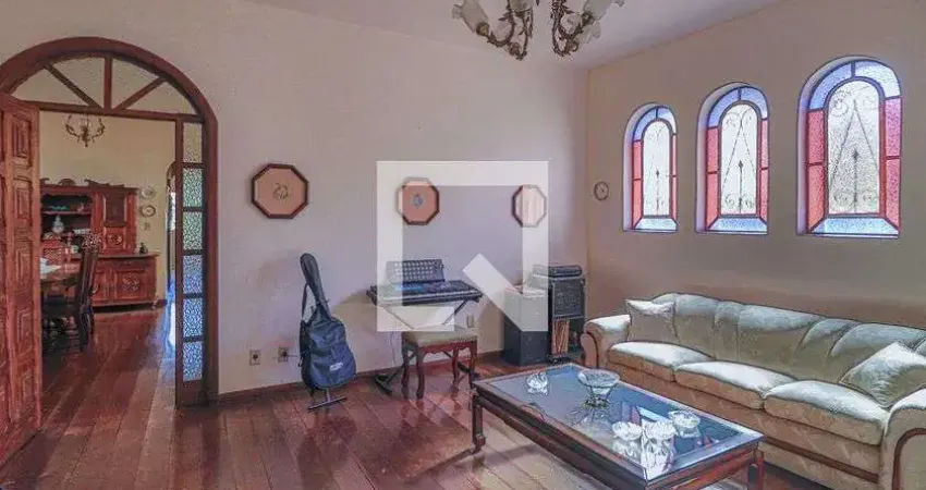 Casa para Venda - Cachoeirinha, 6 Quartos,  360 m² - Belo Horizonte