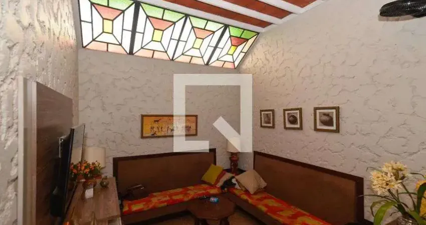 Casa para Venda - Vila Cloris, 5 Quartos,  220 m² - Belo Horizonte