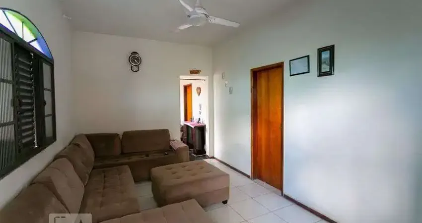 Casa para Venda - Concórdia, 2 Quartos,  400 m² - Belo Horizonte