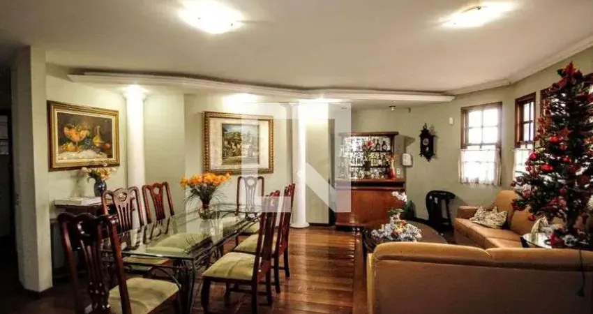 Casa para Venda - João Pinheiro, 4 Quartos,  343 m² - Belo Horizonte