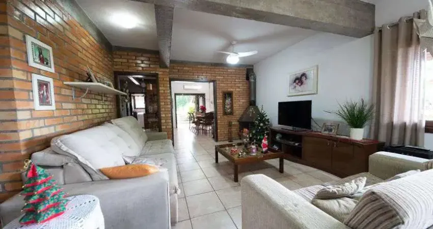 Casa para Venda - Feitoria, 4 Quartos,  217 m² - São Leopoldo