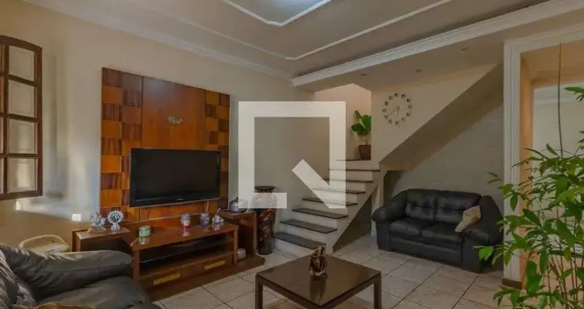 Casa para Venda - Cenáculo, 3 Quartos,  800 m² - Belo Horizonte