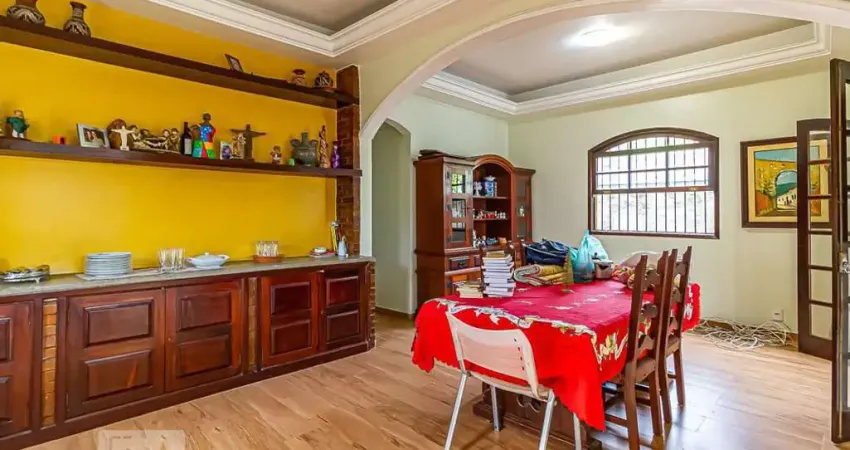 Casa para Venda - Pechincha, 3 Quartos,  600 m² - Rio de Janeiro
