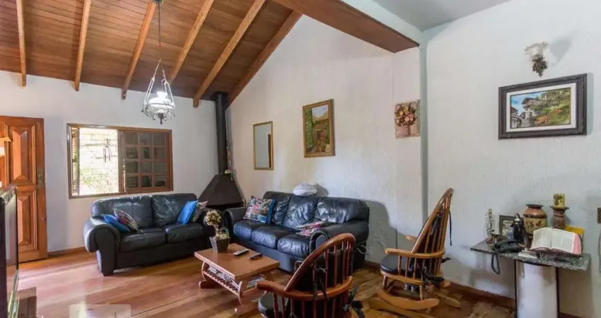 Casa para Venda - Nonoai, 3 Quartos,  252 m² - Porto Alegre