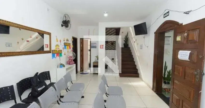 Casa com 3 quartos à venda na Rua Bélgica, Glória, Contagem